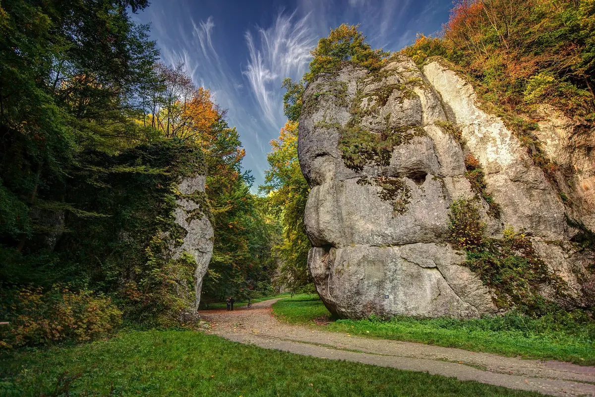 Ojcowski Park Narodowy z Dąbrowy Górniczej na spokojną wycieczkę jednodniową